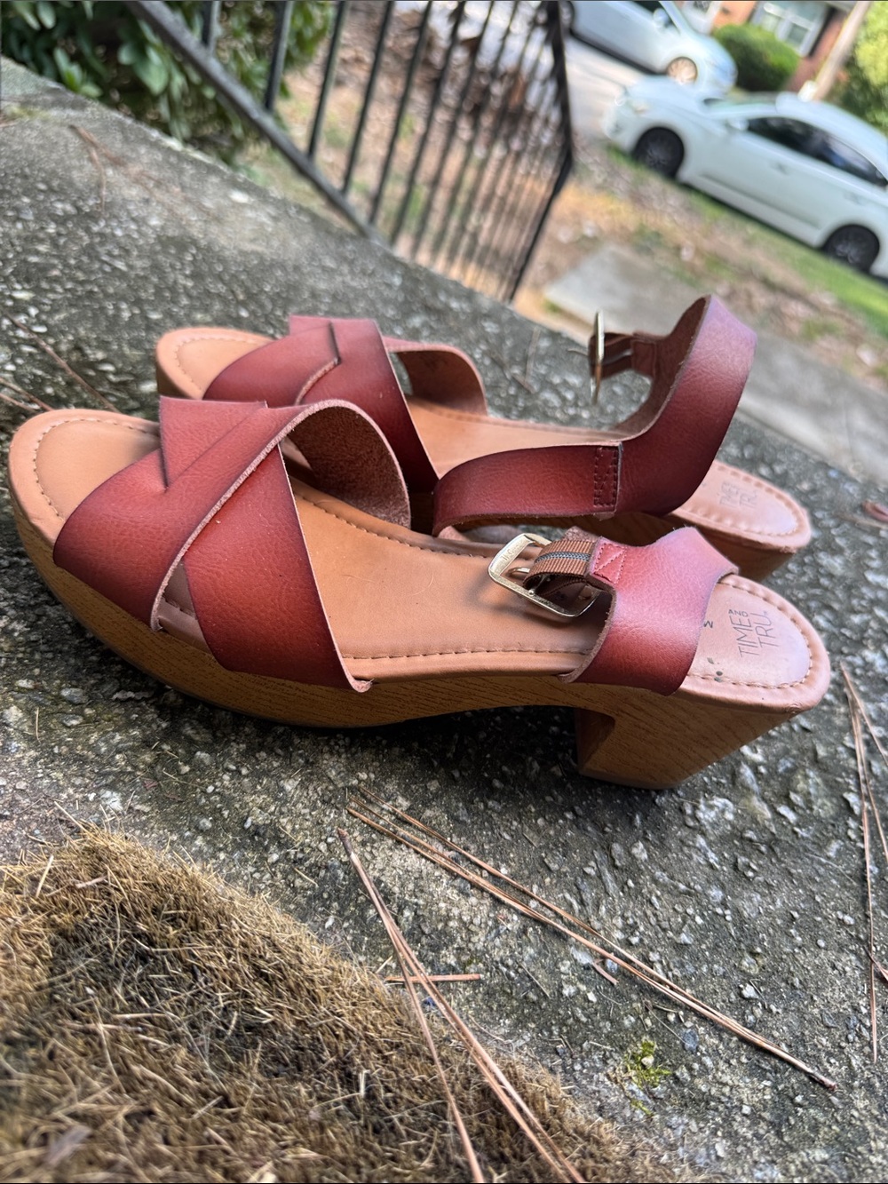 Women’s Brown Leather Crossover Strap Heeled Sandals